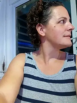 emiliemilf online show from March 8, 2026, 5:55 am