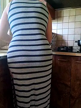 Snapshot of emiliemilf chatting on March 2, 2026, 7:21 pm emiliemilf online show from March 2, 2026, 7:21 pm