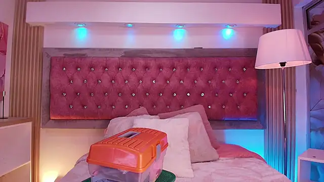 Andy Leex online show from April 1, 2026, 8:28 pm