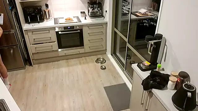 TAIZ69WORLD online show from October 7, 2025, 5:14 pm