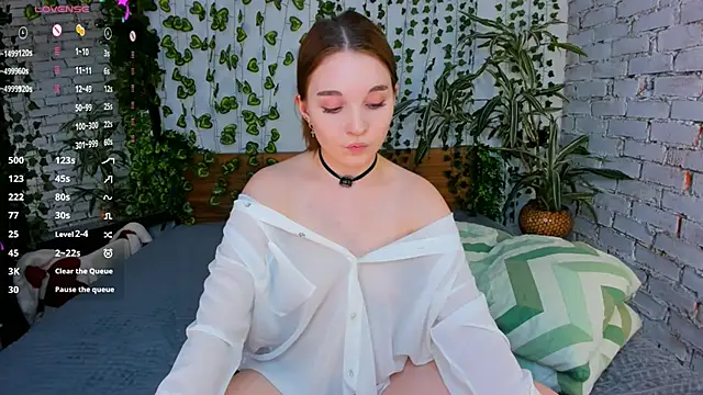 ConstanceHelms online show from March 18, 2025, 12:28 pm