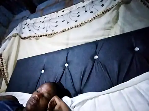 sexylira online show from April 10, 2026, 8:05 pm