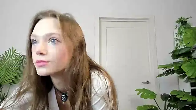 Snapshot of Sweet_Piece chatting on October 23, 2025, 1:04 am Sweet Piece online show from October 23, 2025, 1:04 am