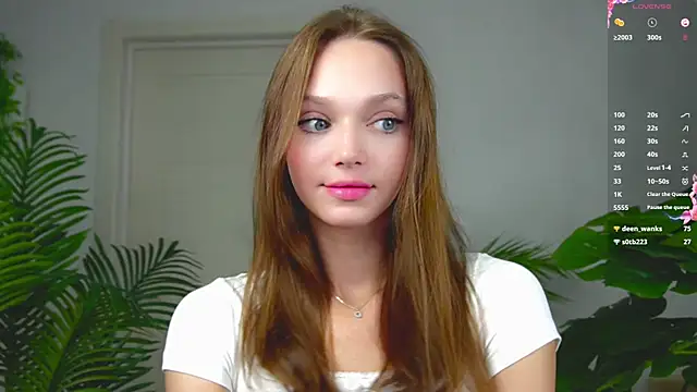 Snapshot of Sweet_Piece chatting on September 12, 2025, 3:45 pm Sweet Piece online show from September 12, 2025, 3:45 pm