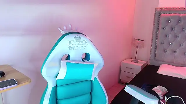 Lia adamsss online show from March 25, 2026, 4:01 am