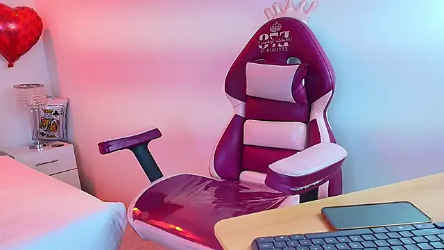 Lia adamsss online show from February 24, 2026, 3:40 am