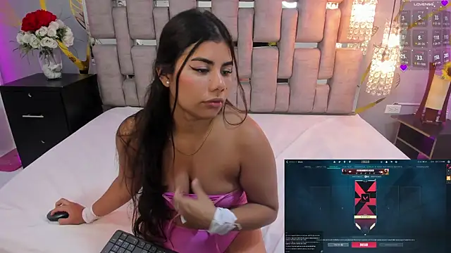 IsaCutie online show from March 18, 2025, 3:02 am