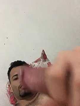 Snapshot of HenriquePhn chatting on June 2, 2026, 10:37 am HenriquePhn online show from June 2, 2026, 10:37 am