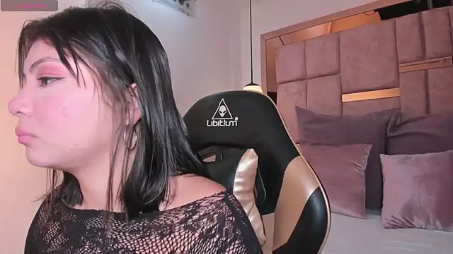 Snapshot of abby_roux chatting on February 27, 2026, 4:45 am abby roux online show from February 27, 2026, 4:45 am