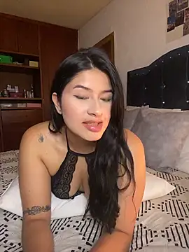 andrea gomes  online show from March 16, 2026, 9:02 am