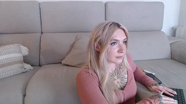 tattoobbgirl online show from September 18, 2025, 6:55 pm