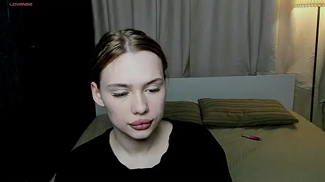 Snapshot of sex_instructor_vi chatting on March 19, 2025, 6:44 pm sex instructor vi online show from March 19, 2025, 6:44 pm