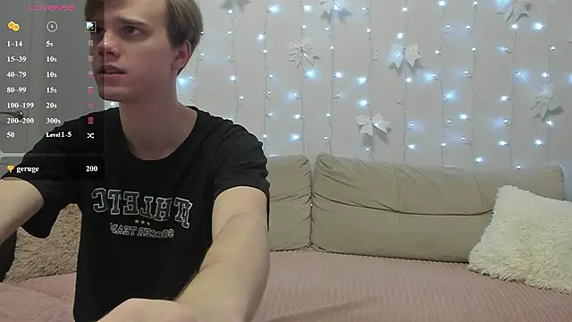 Snapshot of Yueslang chatting on February 16, 2026, 7:23 pm Yueslang online show from February 16, 2026, 7:23 pm