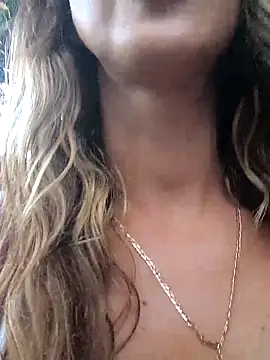 Snapshot of Brilliant-Splashes chatting on February 1, 2026, 9:40 am Brilliant-Splashes online show from February 1, 2026, 9:40 am