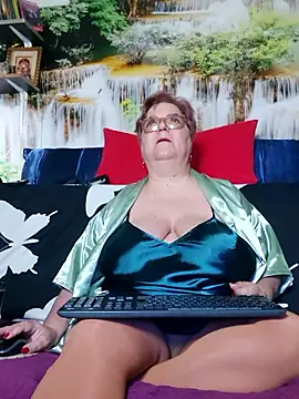 QueenPammy1 online show from January 16, 2026, 7:34 am