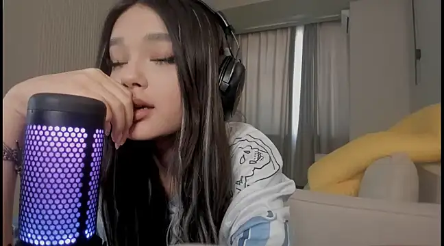 ayami lia online show from March 18, 2025, 6:06 am