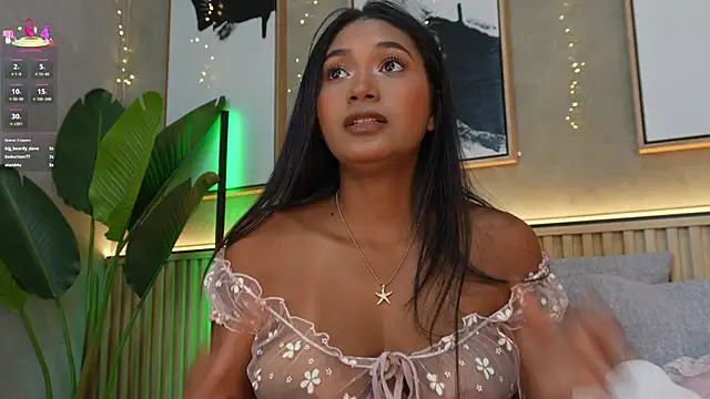 Isa Montiel online show from April 15, 2026, 7:58 pm