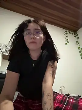 MitsuChan  online show from December 16, 2025, 5:22 am