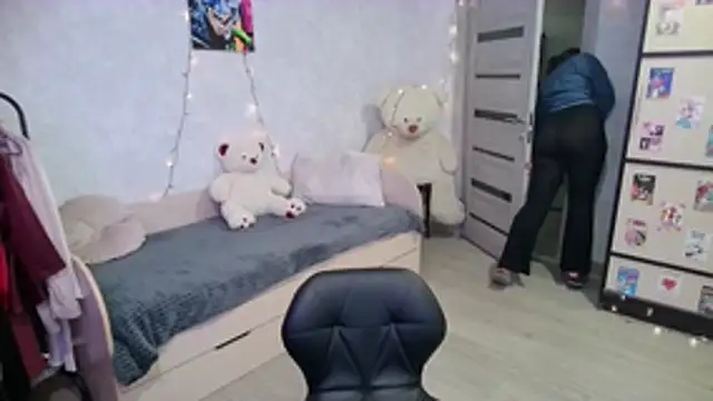 Snapshot of BarbiePieer chatting on November 19, 2025, 6:13 am BarbiePieer online show from November 19, 2025, 6:13 am