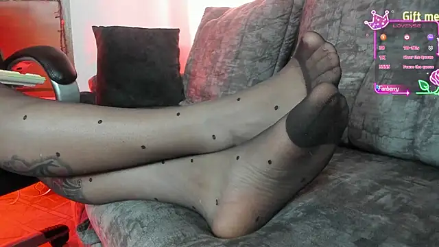  LuanaDabbraccio online show from September 24, 2025, 1:50 pm