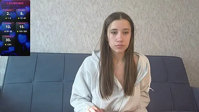 hot ass 18 online show from March 17, 2025, 9:01 am