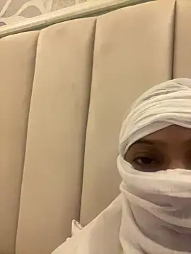 Nia-Stream online show from April 22, 2026, 7:09 pm