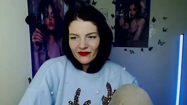 VanessaRey  online show from January 13, 2026, 8:13 pm