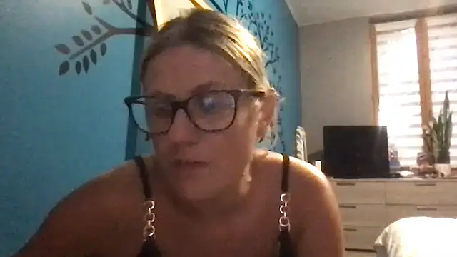 Snapshot of lady_gloria69 chatting on June 30, 2026, 8:09 pm lady gloria69 online show from June 30, 2026, 8:09 pm