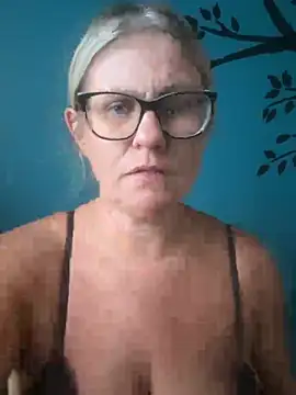 Snapshot of lady_gloria69 chatting on July 22, 2026, 7:27 pm lady gloria69 online show from July 22, 2026, 7:27 pm