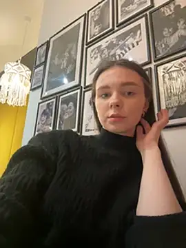 MilaBee online show from March 21, 2025, 9:23 am