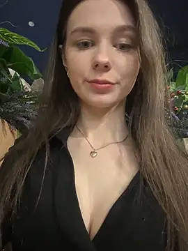 Snapshot of MilaBee chatting on January 19, 2026, 9:02 am MilaBee online show from January 19, 2026, 9:02 am