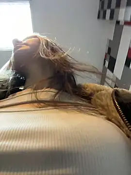 MilaBee online show from April 7, 2026, 11:12 am