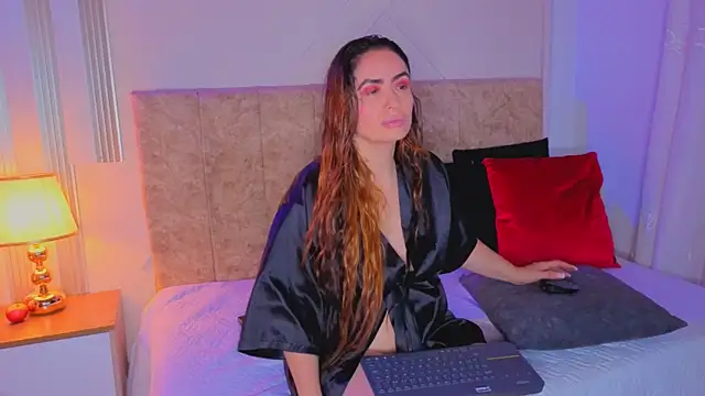 angelinarouse  online show from April 14, 2026, 3:00 am