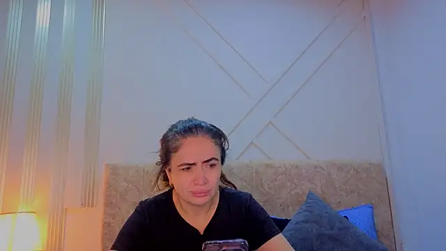 angelinarouse  online show from April 3, 2026, 12:39 am