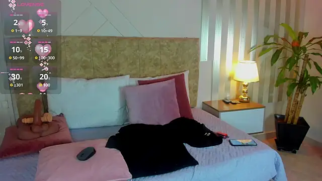 Snapshot of angelinarouse_ chatting on September 19, 2025, 11:42 pm angelinarouse online show from September 19, 2025, 11:42 pm