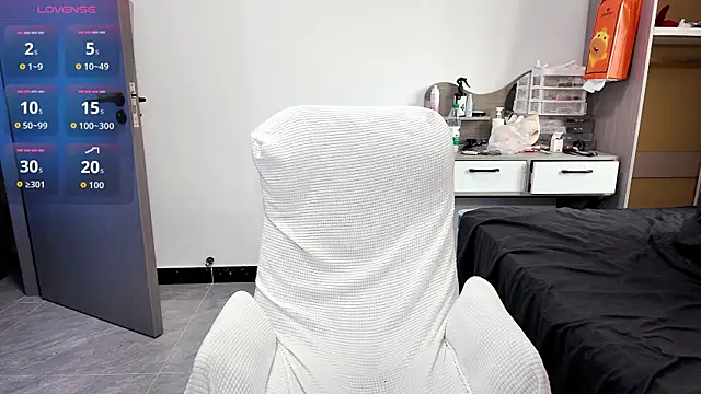 Rainbow-sweet online show from April 14, 2026, 8:41 am