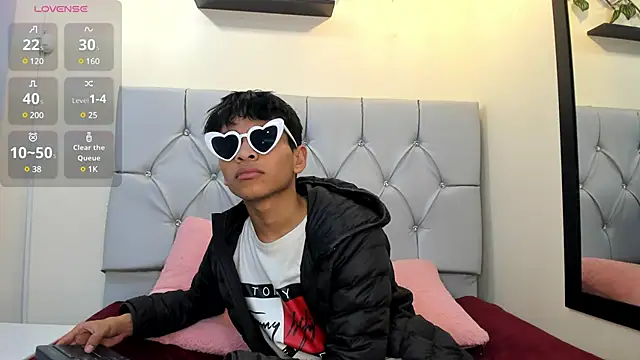 Ethan Westt online show from March 21, 2025, 5:34 pm