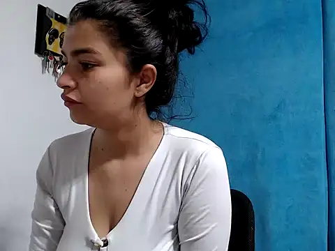 Snapshot of AlanaHotxx chatting on September 27, 2025, 7:03 am AlanaHotxx online show from September 27, 2025, 7:03 am