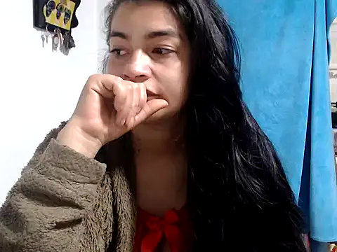 Snapshot of AlanaHotxx chatting on November 6, 2025, 7:01 am AlanaHotxx online show from November 6, 2025, 7:01 am