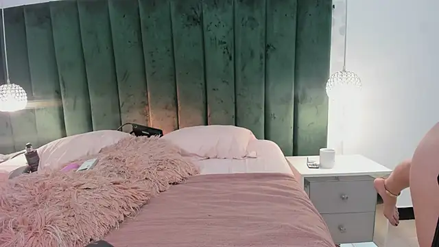 SaraJonness online show from March 21, 2025, 2:18 am