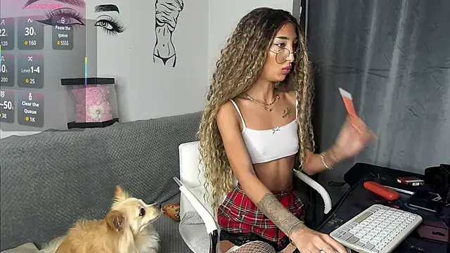 EvelynHais online show from November 7, 2025, 6:01 pm