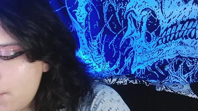 mikaskullcs online show from September 9, 2025, 4:33 am