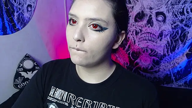 mikaskullcs online show from March 25, 2026, 9:57 pm