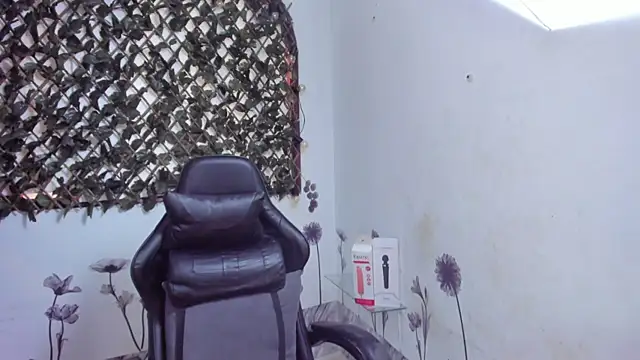 Snapshot of Sarahbrowm_ chatting on September 8, 2025, 4:50 pm Sarahbrowm online show from September 8, 2025, 4:50 pm