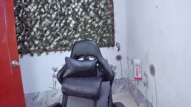 Snapshot of Sarahbrowm_ chatting on September 13, 2025, 6:30 pm Sarahbrowm online show from September 13, 2025, 6:30 pm