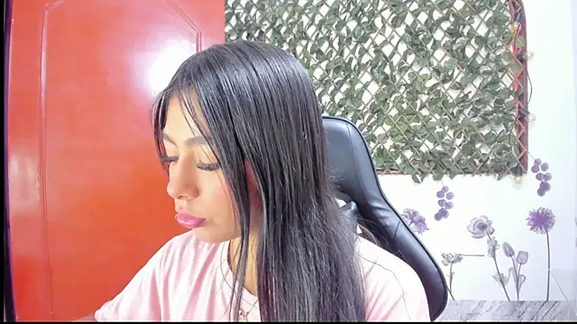 Snapshot of Sarahbrowm_ chatting on September 27, 2025, 5:52 pm Sarahbrowm online show from September 27, 2025, 5:52 pm