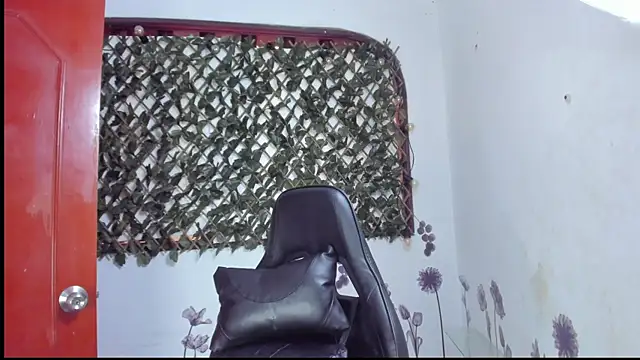 Snapshot of Sarahbrowm_ chatting on September 25, 2025, 5:52 pm Sarahbrowm online show from September 25, 2025, 5:52 pm