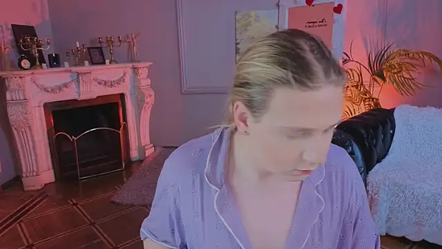 Jes Solar online show from April 7, 2026, 9:38 pm