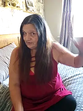 Snapshot of MissQueenBeex chatting on September 25, 2025, 3:29 pm MissQueenBeex online show from September 25, 2025, 3:29 pm