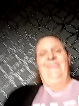 Snapshot of MissQueenBeex chatting on October 4, 2025, 10:39 am MissQueenBeex online show from October 4, 2025, 10:39 am